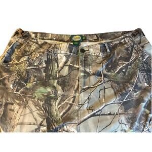 Cabela’s Realtree Camouflage Hunting Cargo Pants Size 44 Hemmed 24 Inch Inseam